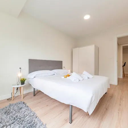 Modern In With Views *