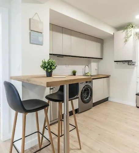 شقة Modern In With Views *