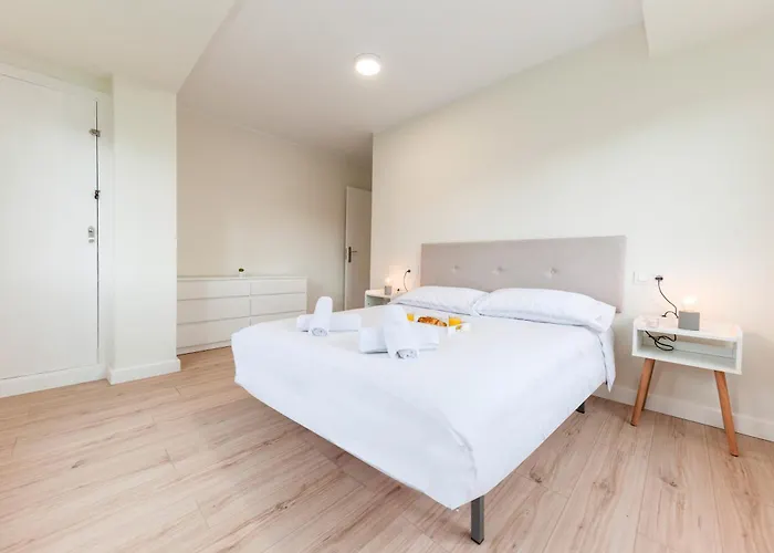 شقة Modern In With Views *